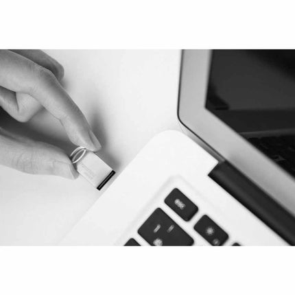 Transcend 32GB JetFlash 710 USB 3.1 Flash Drive