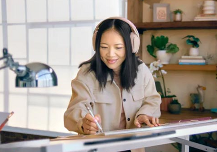 Logitech Zone Vibe 100 Wireless Headset, 40mm Audio Drivers, Bluetooth Connectivity, Upto 30 M Range, Flip-to-Mute Noise-Canceling Mic, 20 Hr Battery Life, Memory Foam & Fabric Cushioning, USB-C